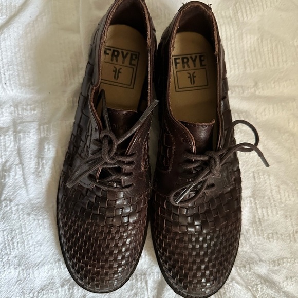 Frye Shoes - Frye Woven Oxford size 6 Brown